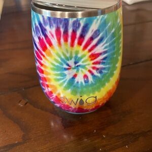 Swig Rainbow Tie-Dye Insulated Tumbler